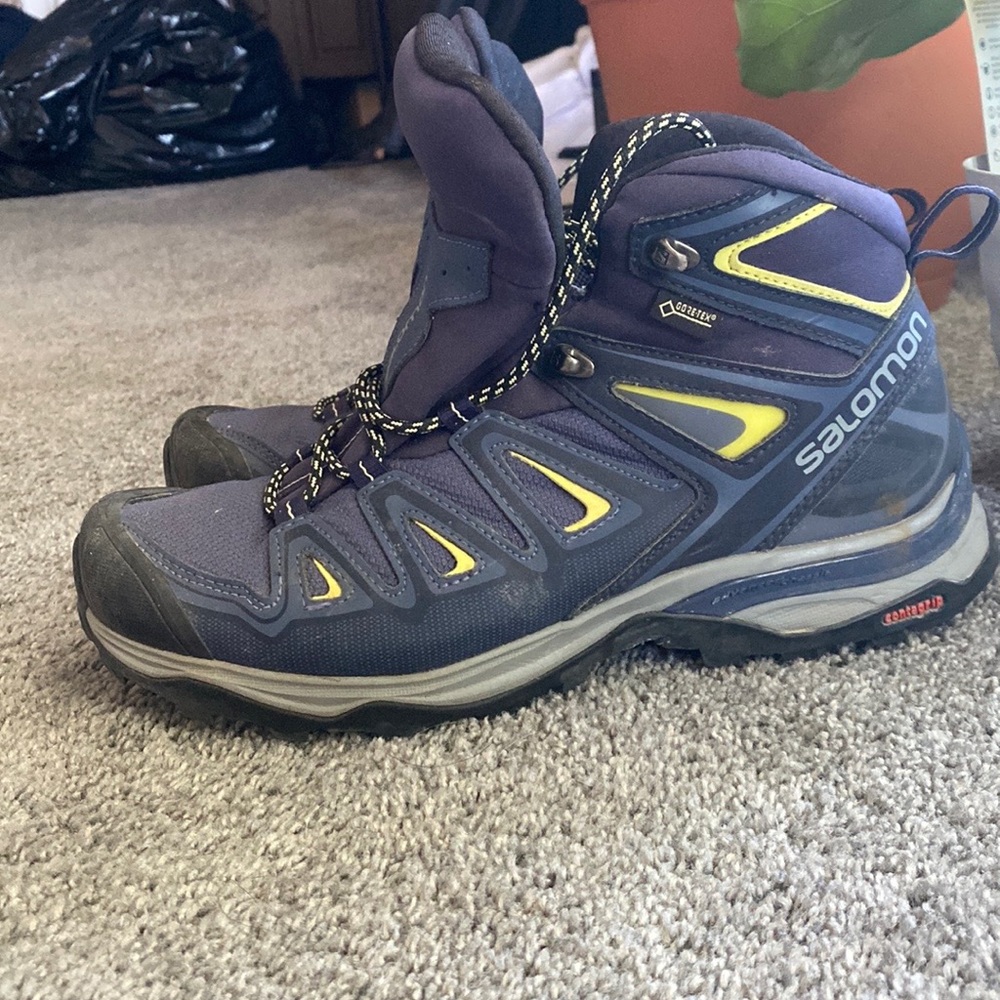 Salomon Women’s X-Ultra Hiking Boots 🥾 size 9